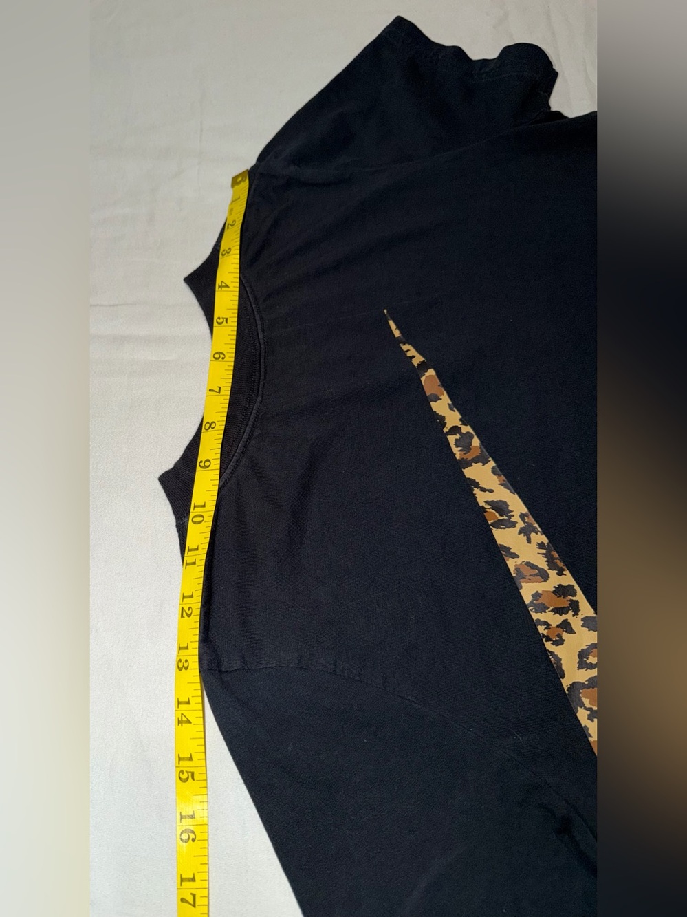 Nike NSW Animal Print Swoosh Cropped Top Black Leopard Logo Size M - Picture 10 of 11